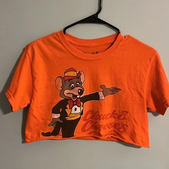 Vintage Chuck E. Cheese cropped tee, women's size small - Picture 2 of 6